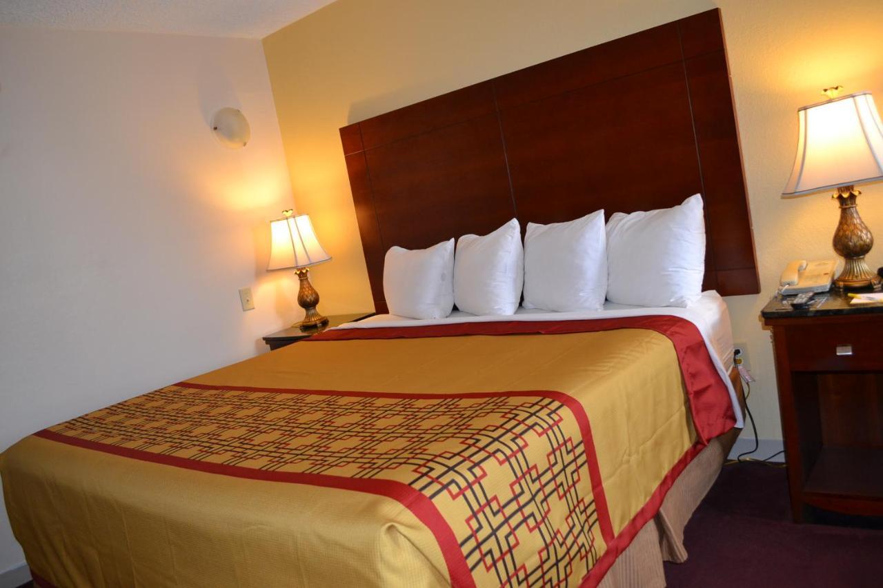 Days Inn By Wyndham High Point/Archdale Ngoại thất bức ảnh