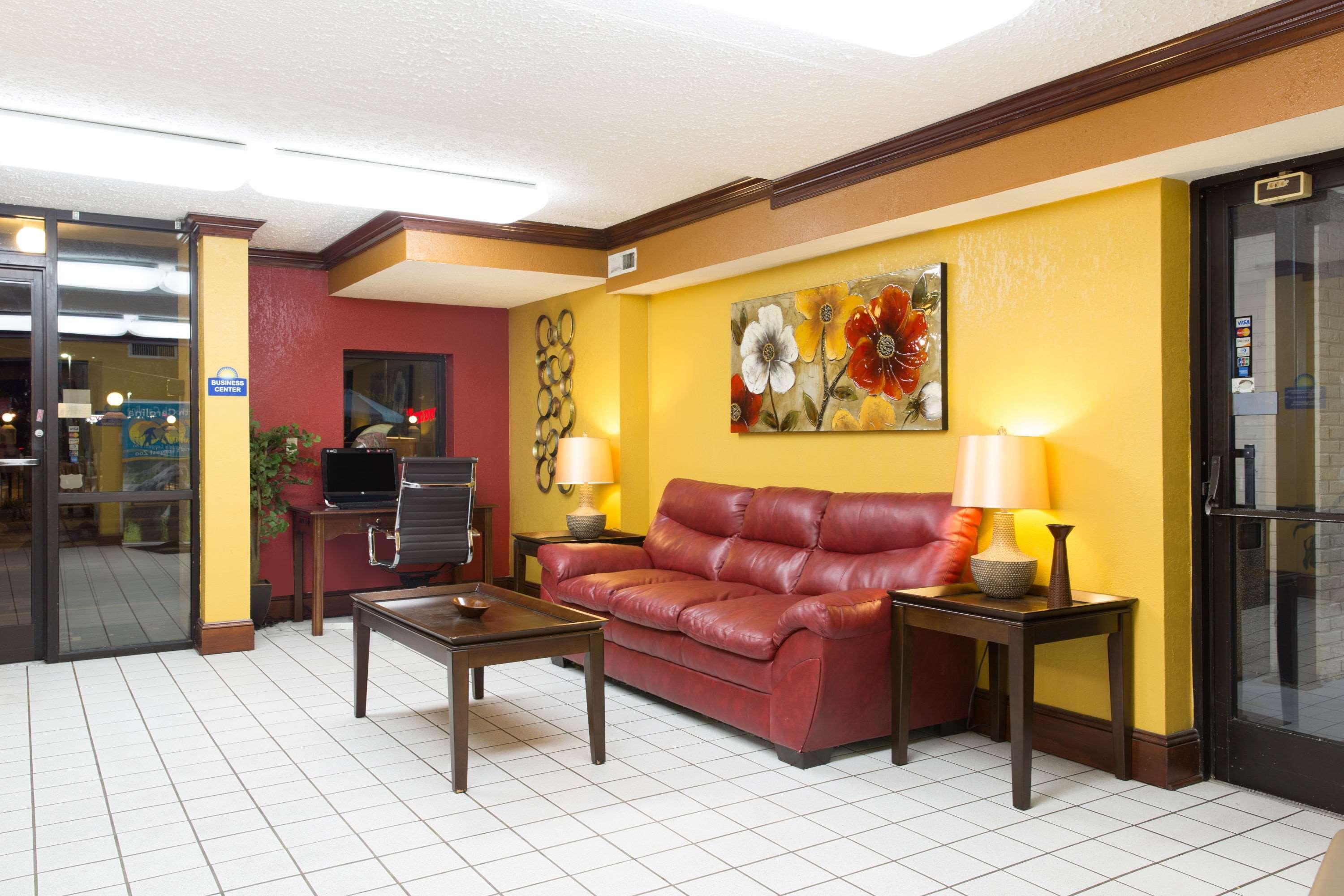 Days Inn By Wyndham High Point/Archdale Ngoại thất bức ảnh
