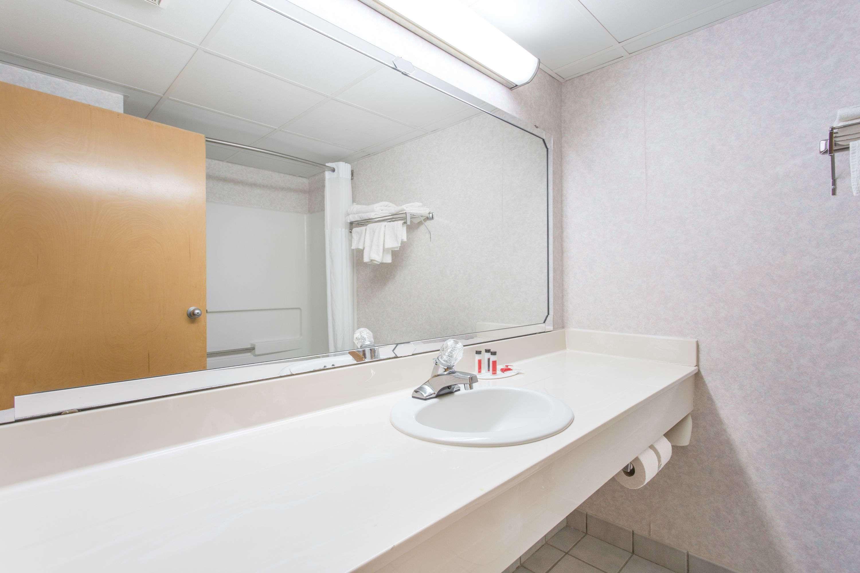 Days Inn By Wyndham High Point/Archdale Ngoại thất bức ảnh